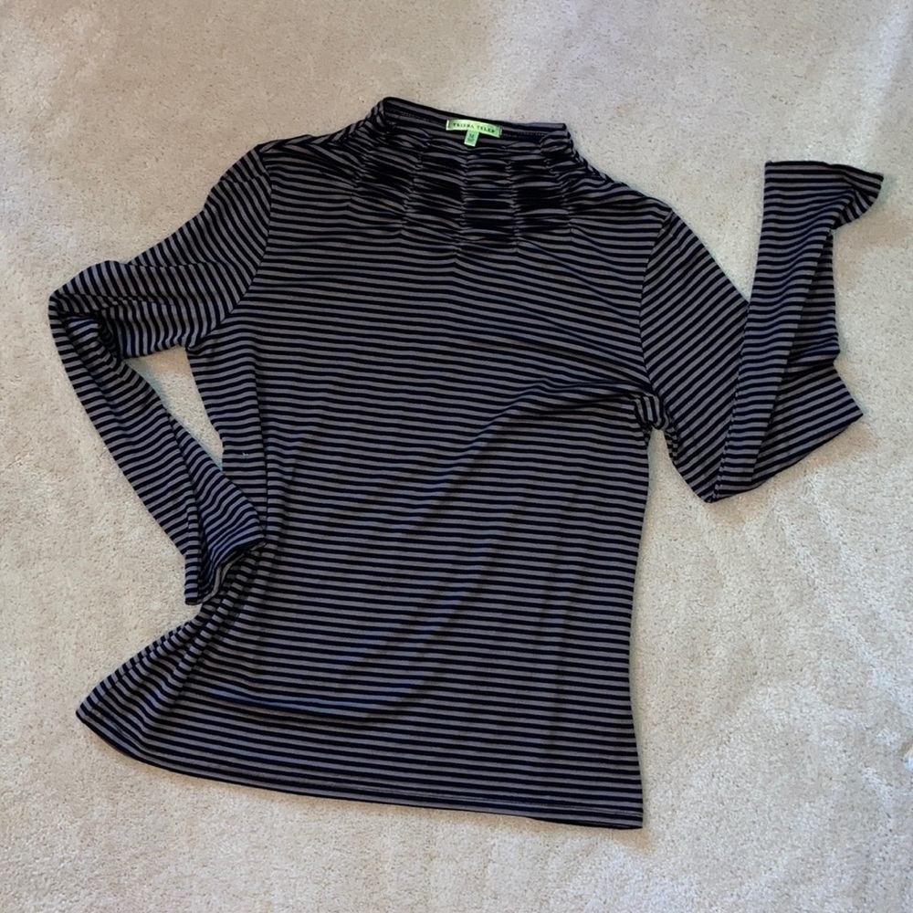 Shirt - Picture 3 of 4